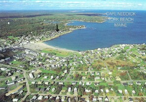 5 minute walk to fun in the sun! Private cul de sac location with only 4 homes.
