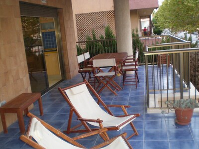 Luxury apartment. WIFI near the beach with 30m terrace, air conditioning