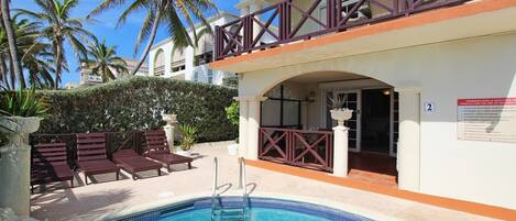 Rosalie #2 is the ideal oceanfront holiday apartment just steps from the pool