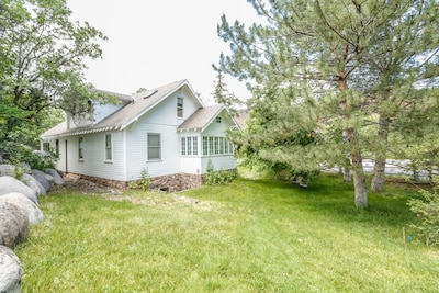 1908 Remodeled Home-Cozy, Relaxing, Private, Surrounded by Nature