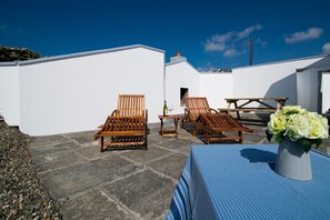 outdoor patio facing the sea