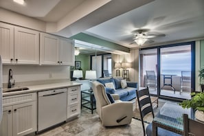 Kitchen/Living Room