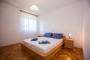 Schlafzimmer 1