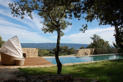 Gut gelegen Sommerhaus mit wunderschön Schwimmbad in Gordes