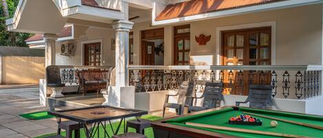 Well furnished 6 BHK villa with games and pool available for rent in Calangute