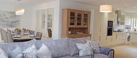 Open plan living/dining area and kitchen, Hawthorn Cottage, Bolthole Retreats