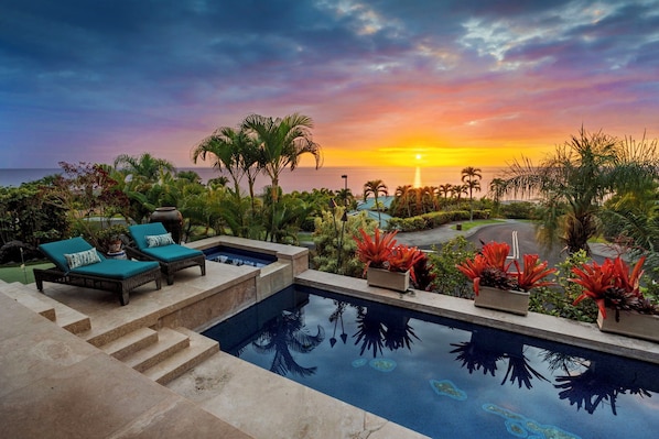 Relax and enjoy a famous Kona sunset!