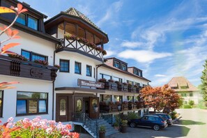 Hotel und Restaurant Alemannenhof, (Schallstadt), LHS 00404