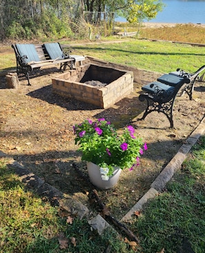 You will want to spend most of your time relaxing in the yard with these views!