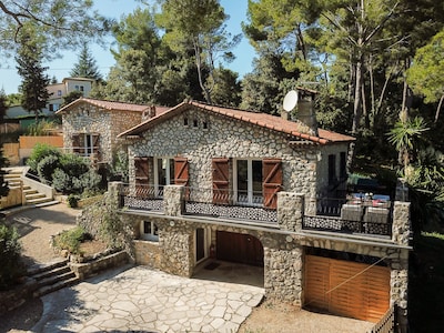 Newly renovated for 2020 !  Luxury Villa Rental in the South of France  for 10