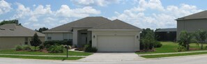 Previous guests-its the same great house and same great owners just a new color!