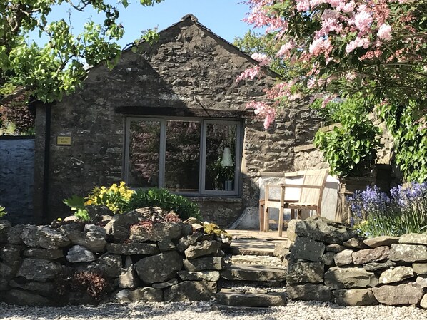 Front of Pear Tree Barn