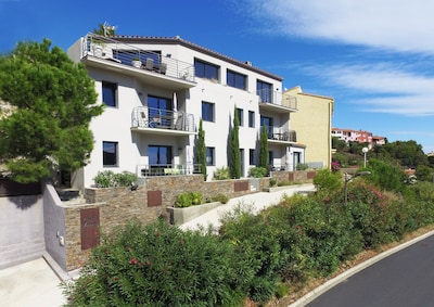 CERBERE, LARGE TERRACE WITH SEA AND MOUNTAIN VIEW - 4 Pers. / Wifi / Air conditioning