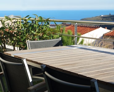 CERBERE, LARGE TERRACE WITH SEA AND MOUNTAIN VIEW - 4 Pers. / Wifi / Air conditioning