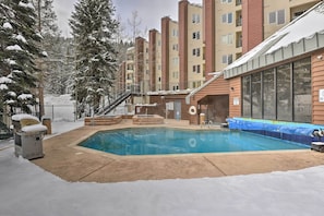 Community Pool & Hot Tub