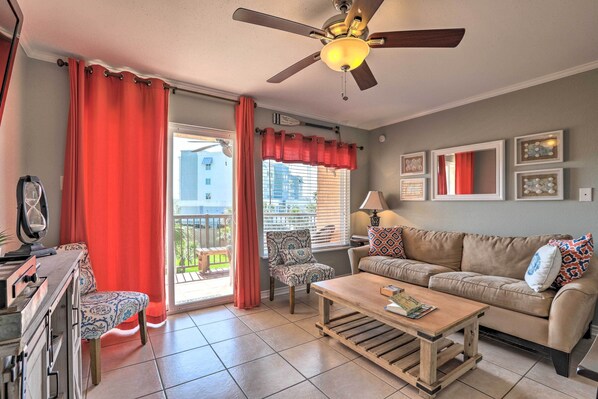 Turn the ceiling fan on to beat the Texas heat.