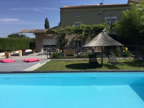 Holiday rental BARBENTANE house to rent facade