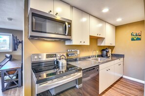 Kitchen | Cooking Basics | Dishware/Flatware
