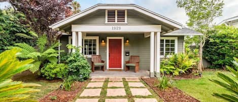 Walk through the front gate to a totally enclosed oasis!