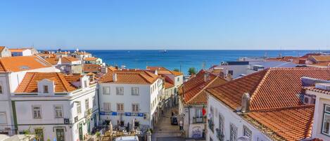 Vista para praia/oceano