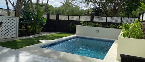 Stunning new sunny private pool area 