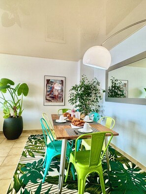 Salle à manger vue mer 