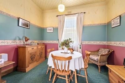 Comstock Cottage- Self Contained Accommodation. 4 STAR Award Winner ****  
