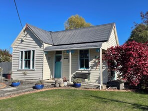 Historic Butterfly Cottage Martinborough