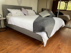 Main Bedroom King Bed