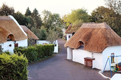 thatched 2 person cottage with double bed