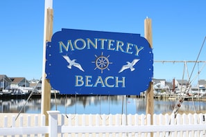 On the bay beach in Monterey Beach, 2 blocks to the ocean! Great  location!