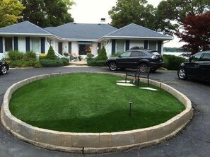 New putting green features 3 holes