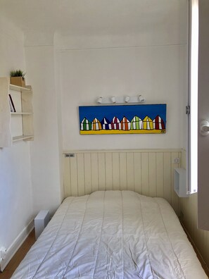 Lit 140x200 dans la chambre au 1 étage 
