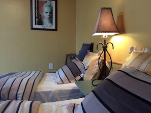 two twin size bed's
Second bedroom