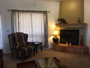Living Room w/Recliner, all furniture is very clean and comfy!