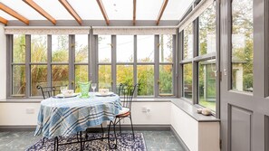 Kitchen & Dining area