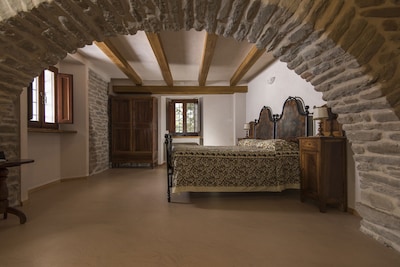 Habitación Arco - Estudio independiente en una granja de piedra del siglo XVI.