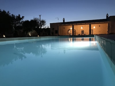 LUXURY FARMHOUSE VILLA WITH POOL, OSTUNI, PUGLIA (discounts Sept & October 2020)