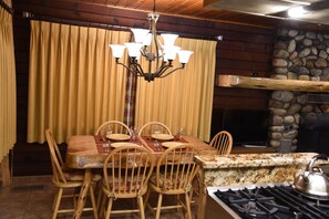 Dining area with seating for 6