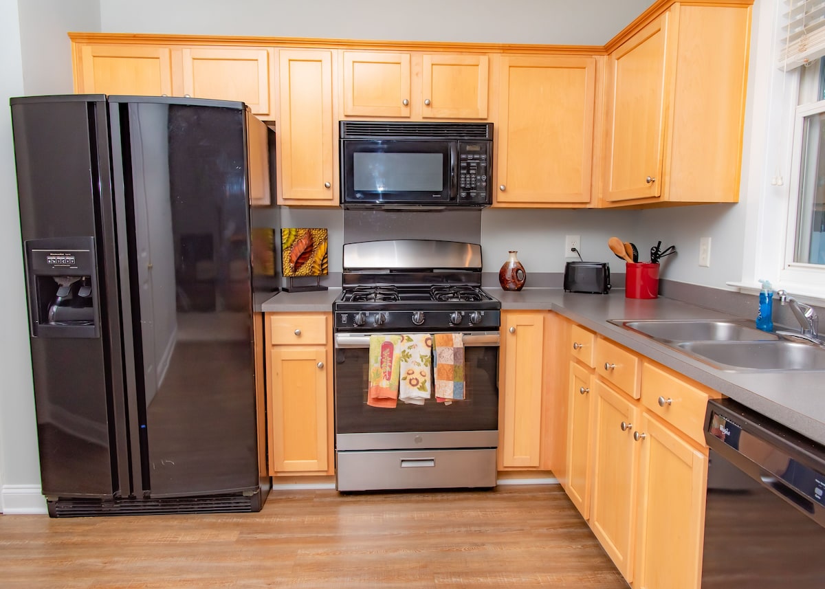 Large 3 BR 2.5BA Lake Norman House in Birkdale Village,Close to Charlotte!