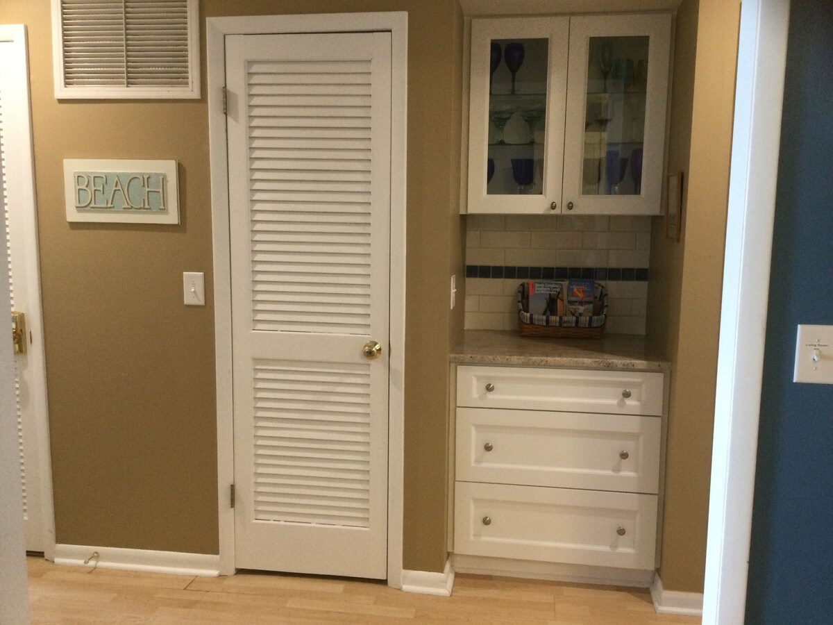 Sleep Soundly With Us! Oceanfront 3BDR Condo, Covered Deck, Pool/Hot Tub⛱