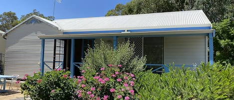 2 bedroom Cottage nestled amongst the trees