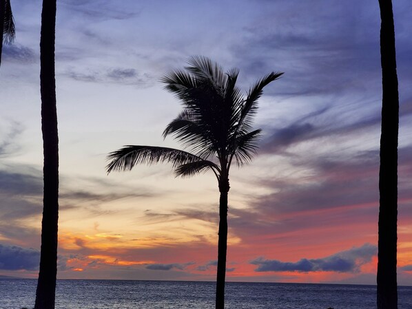 another sunset at Papakea 