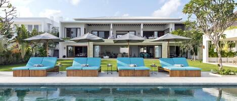 Shaia Villa luxury 5 Bedroom Canggu