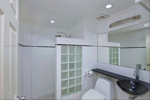 Argyle 5 Bedroom Apartment
