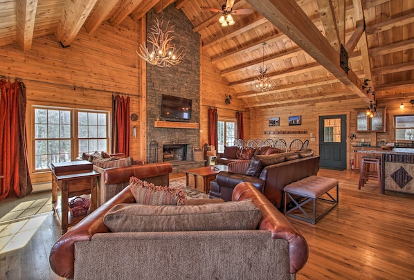 West Dover Vaction Rental Cabin | 5BR | 3BA | 3,500 Sq Ft | Steps Required