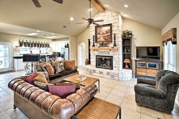 Flatonia Vacation Rental | 3BR | 2.5BA | 2,200 Sq Ft | Step-Free Access