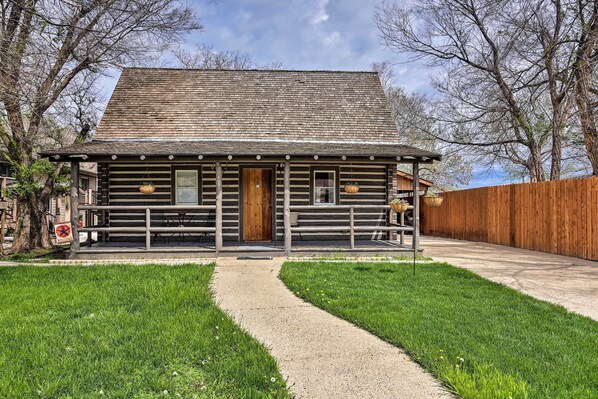 Medora Vacation Rental | 1BR | 1BA | 1,200 Sq Ft | 1 Step to Enter
