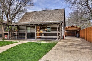 Cabin Exterior | Driveway Parking (4 Vehicles)