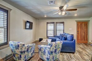 A's Living area - A's Living area